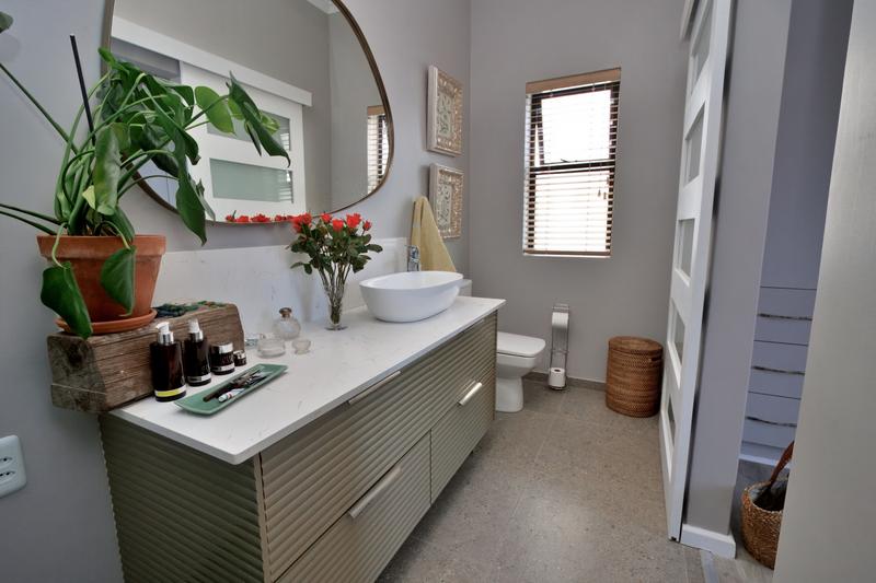 To Let 3 Bedroom Property for Rent in Stilbaai Wes Western Cape